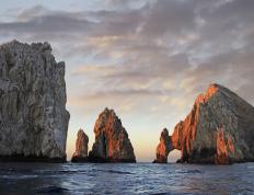 开云体育app-美加墨世界杯之夜，贝林厄姆关键回合不手软，英格兰新王加冕