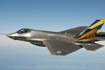 开云下载-封印解除，当爱德华兹在魔术师的巅峰之战中冻结公牛