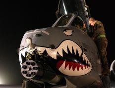 开云体育-当赛道与绿茵场同夜狂欢，破纪录的双重奏