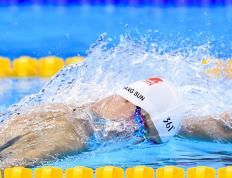 开云体育-绿茵封印与硬木枷锁，当世界杯焦点战遇见湖人封锁雄鹿