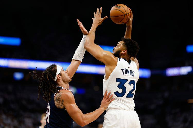 开云体育app-森林狼横扫老鹰，唐斯表现出色