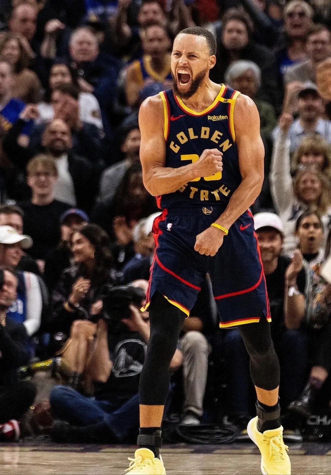 开云体育中国-关于勇士擒下骑士，史蒂芬-库里再现神迹的信息