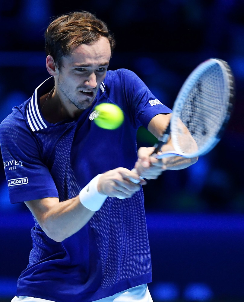 开云体育官网-ATP总决赛鏖战联合杯，梅德韦杰夫扛起全队