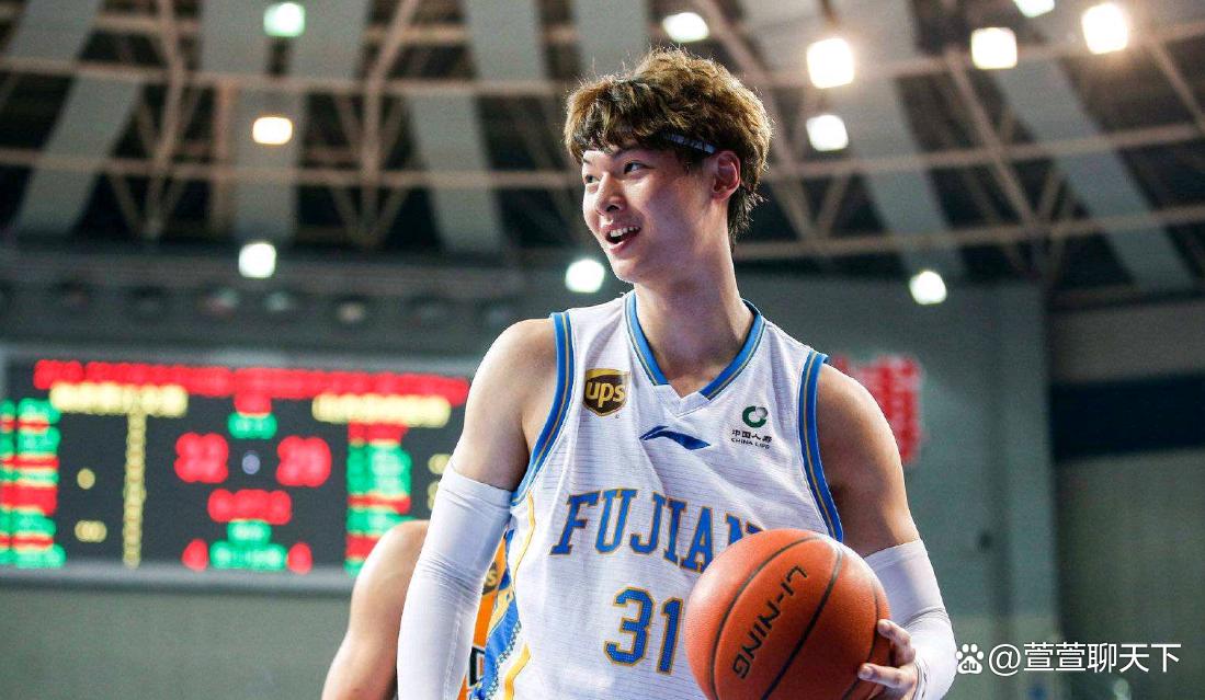 开云体育在线-四川队鏖战火箭，王哲林惊艳四座