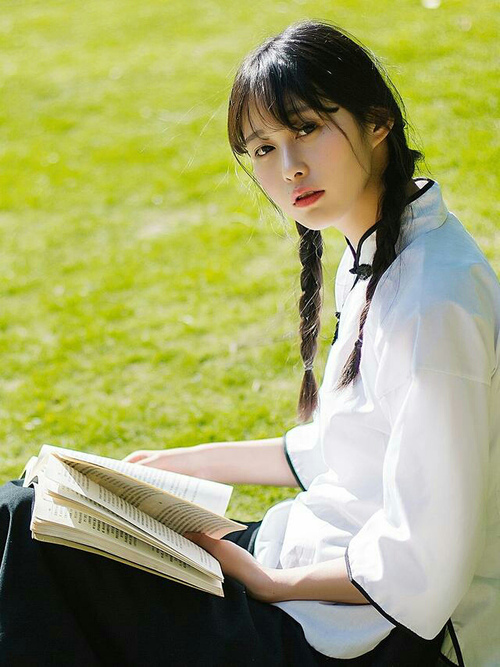 开云体育在线-冲垮与接管,篮球赛场上的双重奏