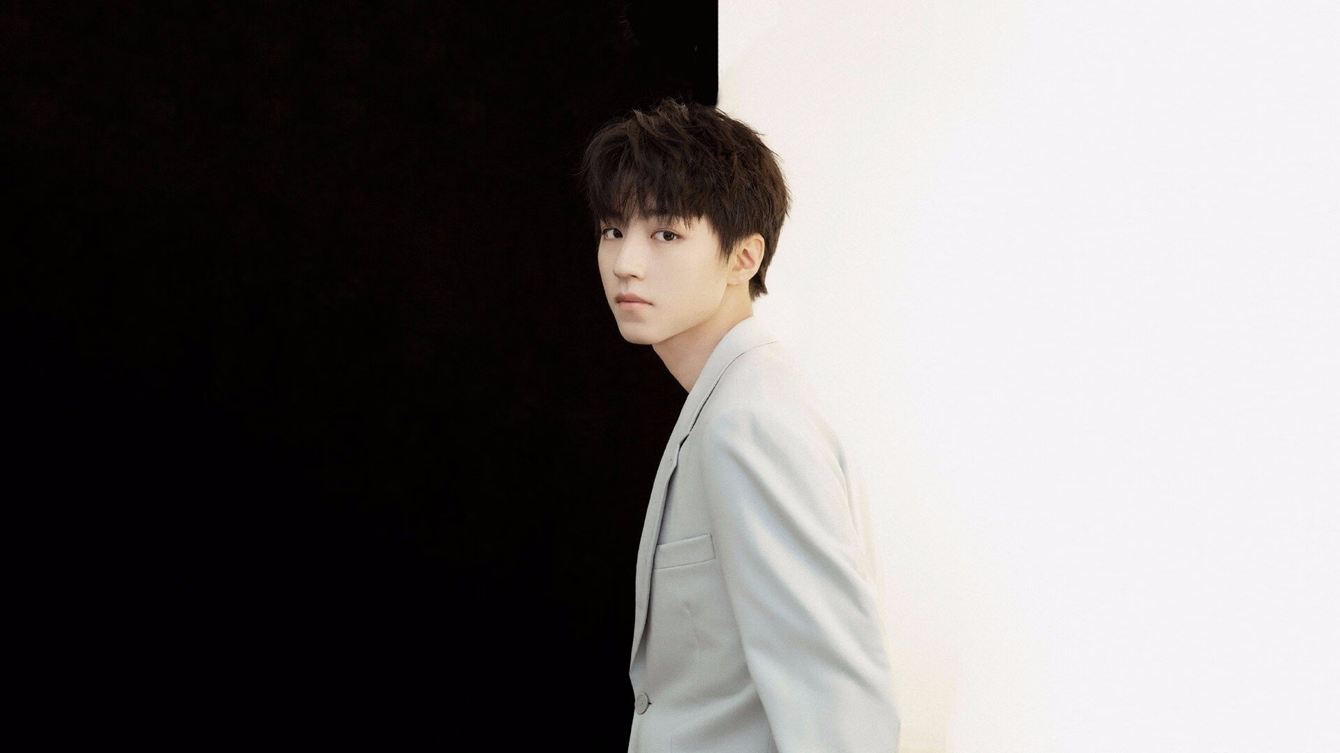 开云平台-哈利伯顿的篮球魔术,一场比赛,两个次元