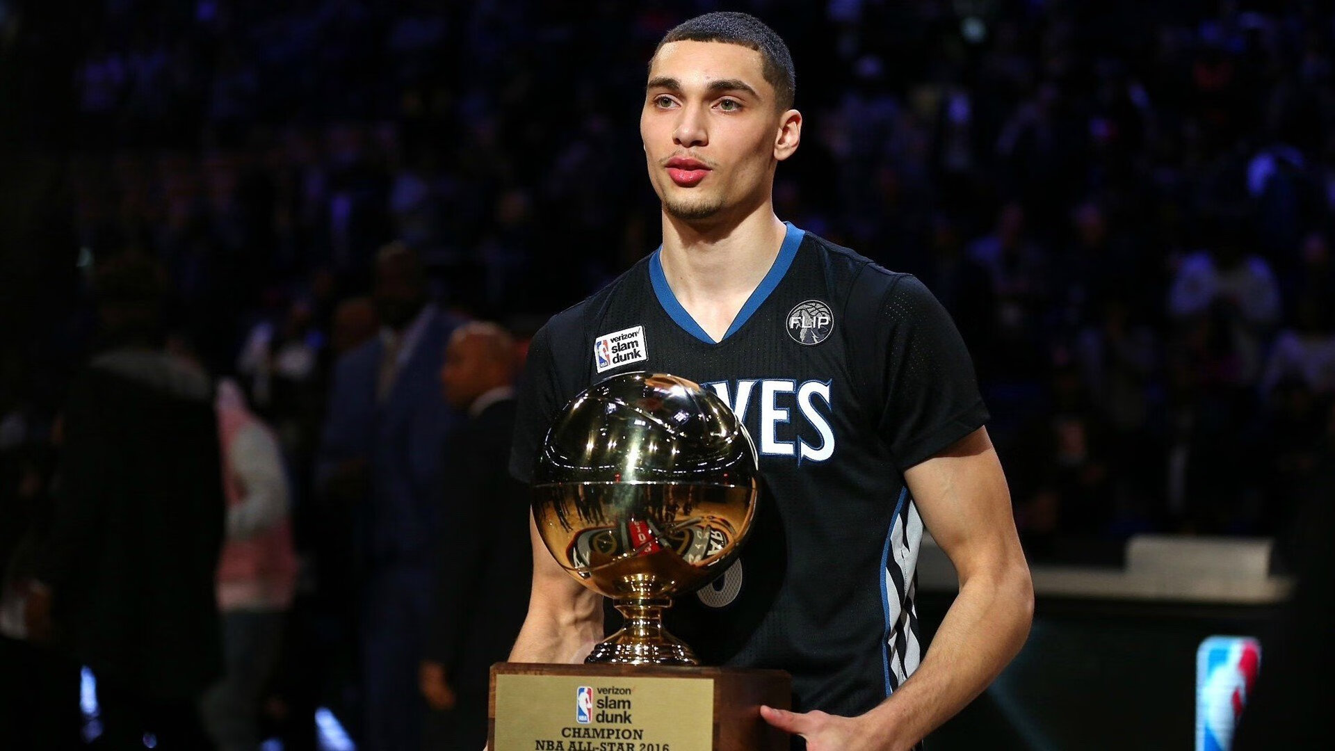 开云体育入口-老鹰战凯尔特人,武切维奇从灵魂沼泽到钢铁羽翼的救赎之战