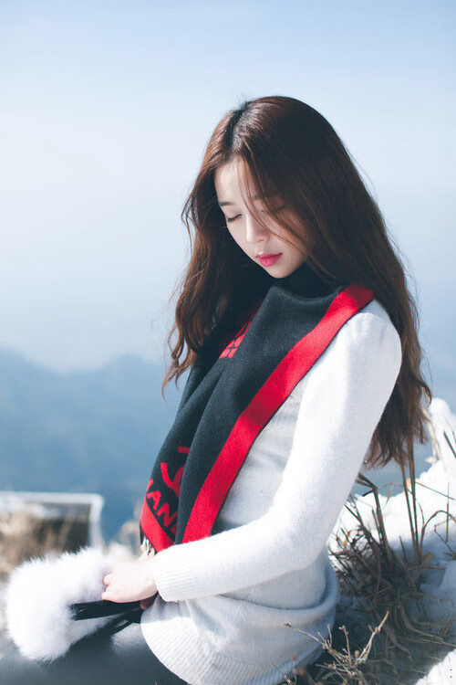 开云下载-F1街道战火燃赛道，火箭三分雨浇灭森林狼