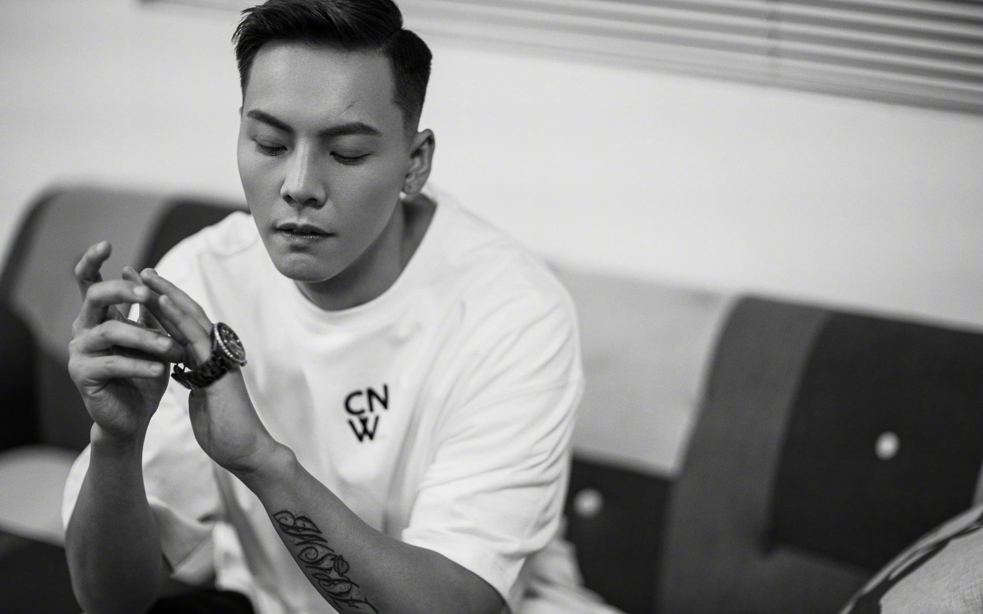 开云体育在线-悬念在此岸终结，在彼岸重生，足球世界的黄昏与清晨